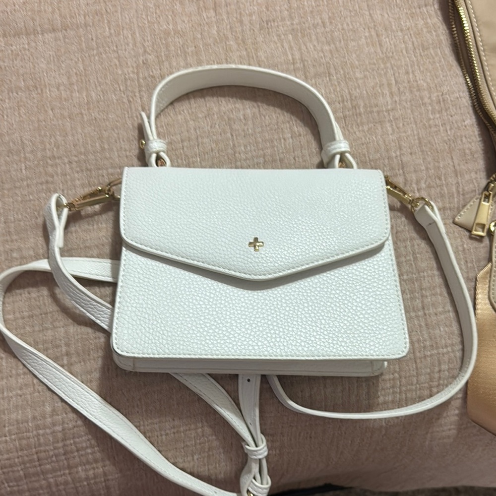 White Crossbody Bag with Minimalist Design and Adjustable Strap